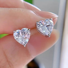 Load image into Gallery viewer, Certified 8.0 Ctw Heart Brilliant VVS Lab Diamond Sparkling 3Prong Solitaire Earrings