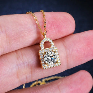 Certified 1.0 Ctw Round Brilliant VVS Diamond Pad Lock Necklace 18K