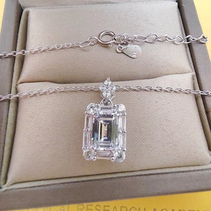 Certified 1.0 Ctw Emerald Brilliant VVS Rectangle Diamond Necklace