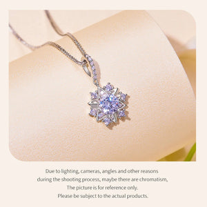 Certified 1.0 Ctw Round Brilliant VVS Diamond Flower Pendant Necklace