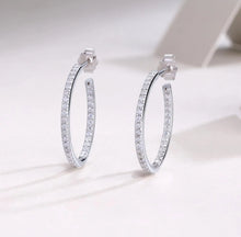 Load image into Gallery viewer, Certified 0.9 Ct.TW Round Brilliant VVS Diamond Hoop Earrings