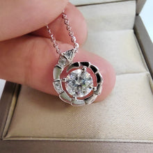 Load image into Gallery viewer, Certified 1.0 Ctw Round Brilliant VVS Curly Shell Diamond Pendant Necklace