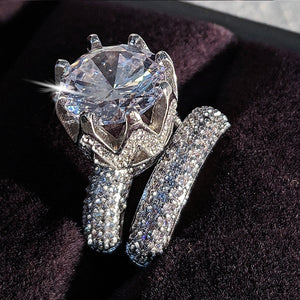 Luxurious 4.91 Ctw Round Semi-Precious Gems High Carbon Diamond Rings