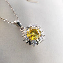 Load image into Gallery viewer, Certified 1.0 Ctw Round Brilliant VVS Diamond Knot Pendant Necklace