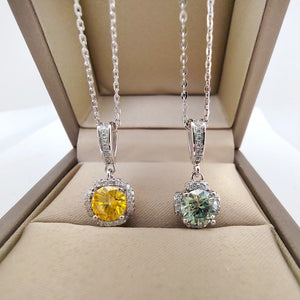 Certified 1.0 Ctw Multi-Colored Round Brilliant VVS Diamond Necklace