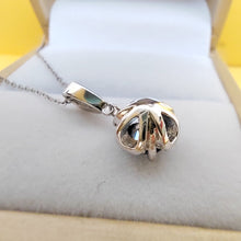 Load image into Gallery viewer, Certified 1.0 Ctw Multi-Colored Round Brilliant VVS Diamond Necklace